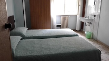 hotel mira