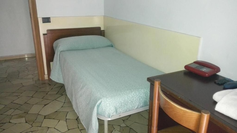 hotel mira