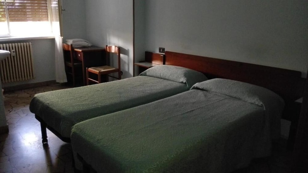 hotel mira