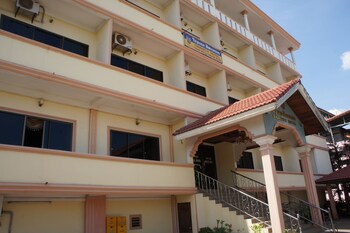 sisavath hotel