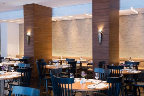 aquila atlantis hotel