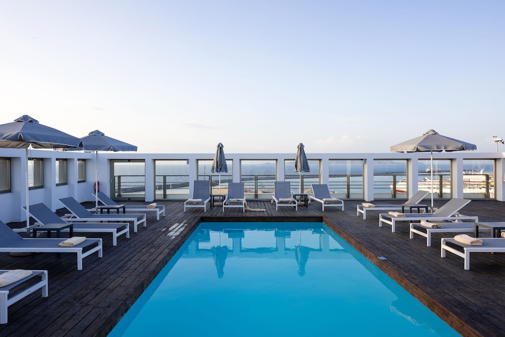aquila atlantis hotel
