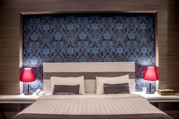 transera kamini legian hotel