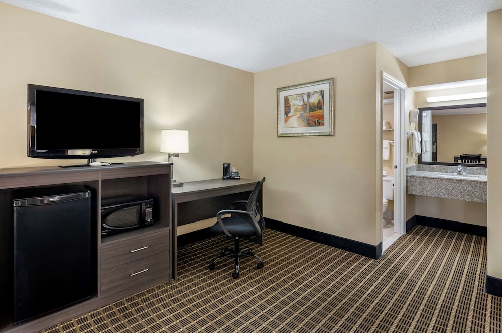 quality inn hillsville