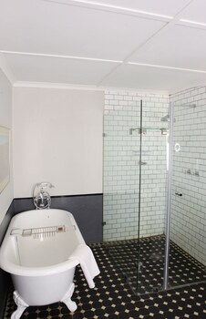 fugitives drift lodge