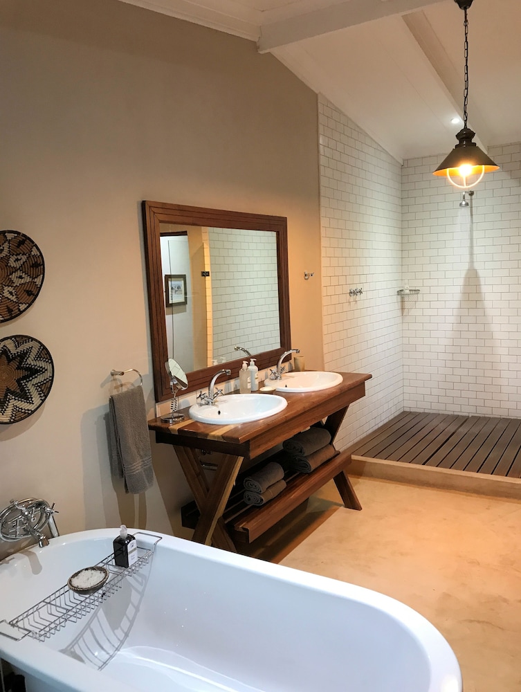 fugitives drift lodge