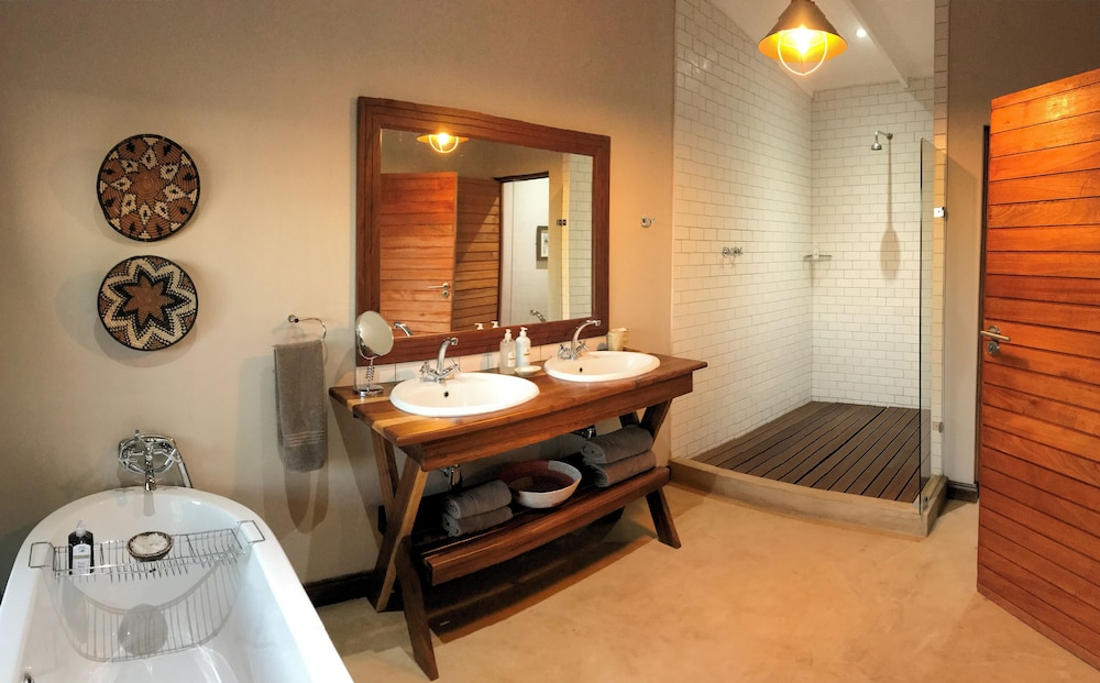 fugitives drift lodge