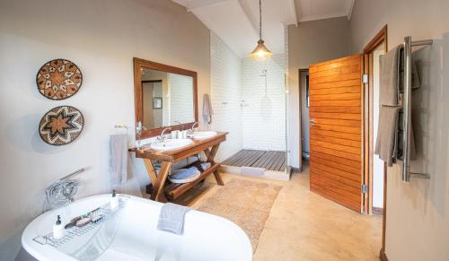 fugitives drift lodge