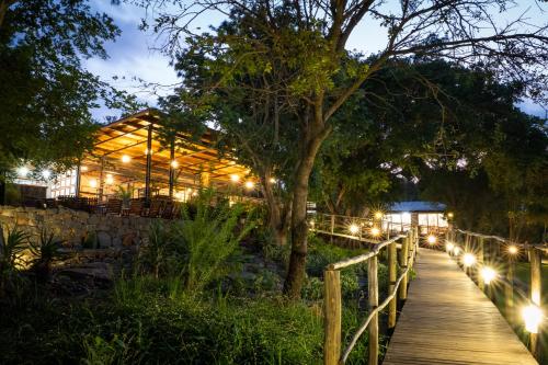 fugitives drift lodge