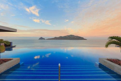 courtyard by marriott mazatlan beach resort