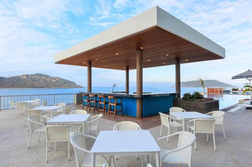 courtyard by marriott mazatlan beach resort
