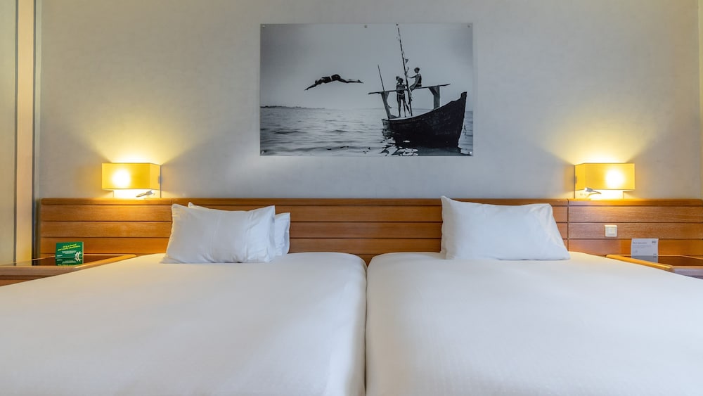 holiday inn nice port st laurent by ihg