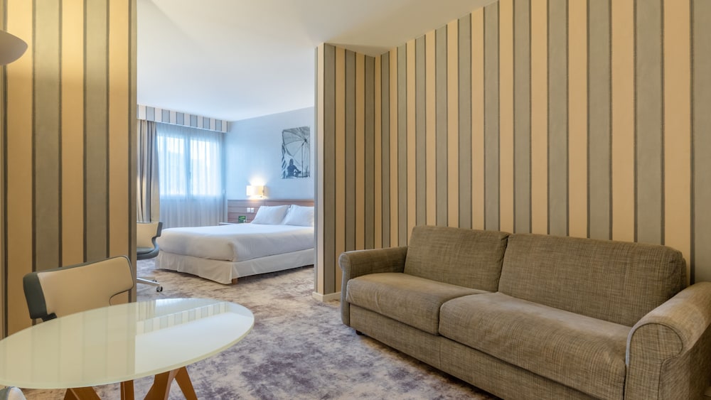holiday inn nice port st laurent by ihg