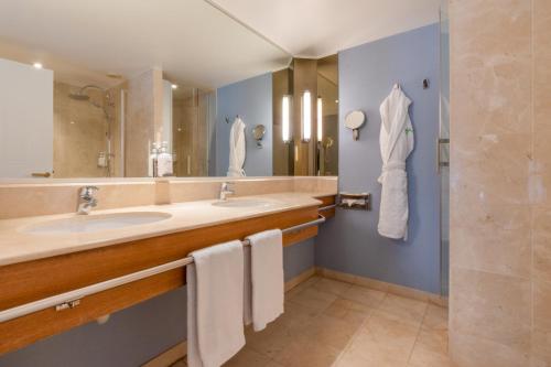 holiday inn nice port st laurent by ihg