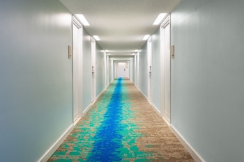 The Twin Fin Hotel,Oahu>>Honolulu,4 star