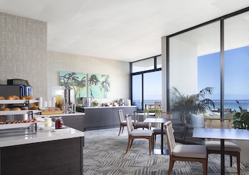 The Twin Fin Hotel,Oahu>>Honolulu,4 star