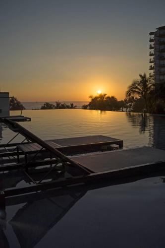 alohilani resort waikiki beach