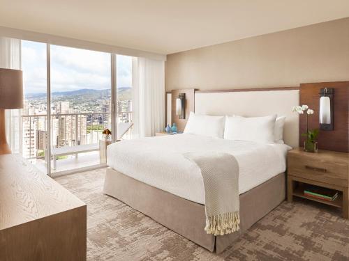 alohilani resort waikiki beach