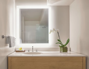 alohilani resort waikiki beach