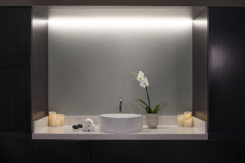 alohilani resort waikiki beach