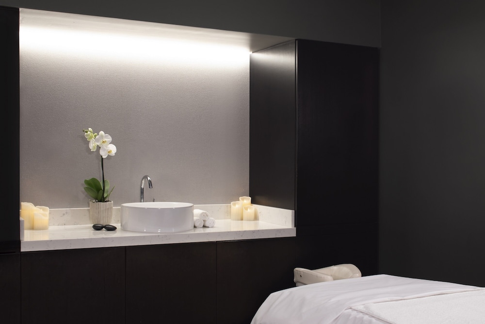 alohilani resort waikiki beach