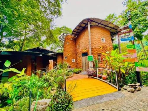 hern lhin natural resort