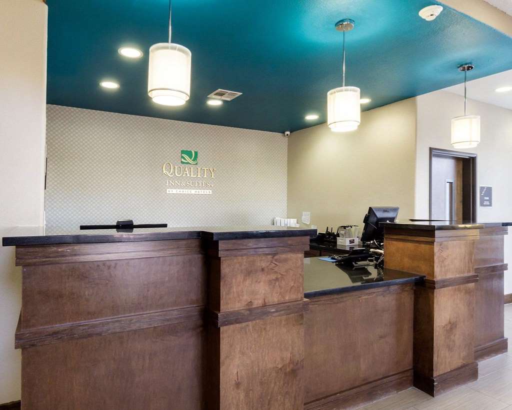 quality inn and suites victoria east