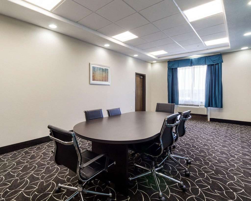 quality inn and suites victoria east