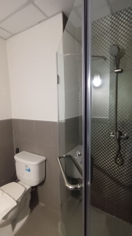 jellybean the blocks hostel sukhumvit 10