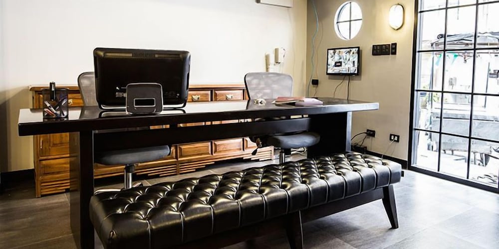 jellybean the blocks hostel sukhumvit 10