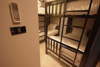 jellybean the blocks hostel sukhumvit 10