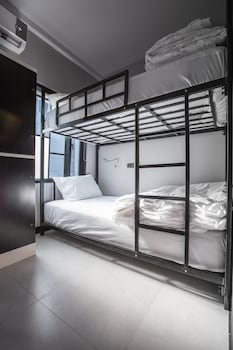 jellybean the blocks hostel sukhumvit 10