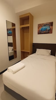 jellybean the blocks hostel sukhumvit 10