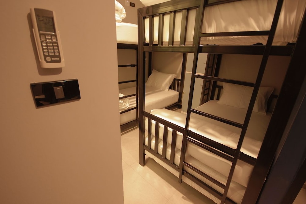 jellybean the blocks hostel sukhumvit 10