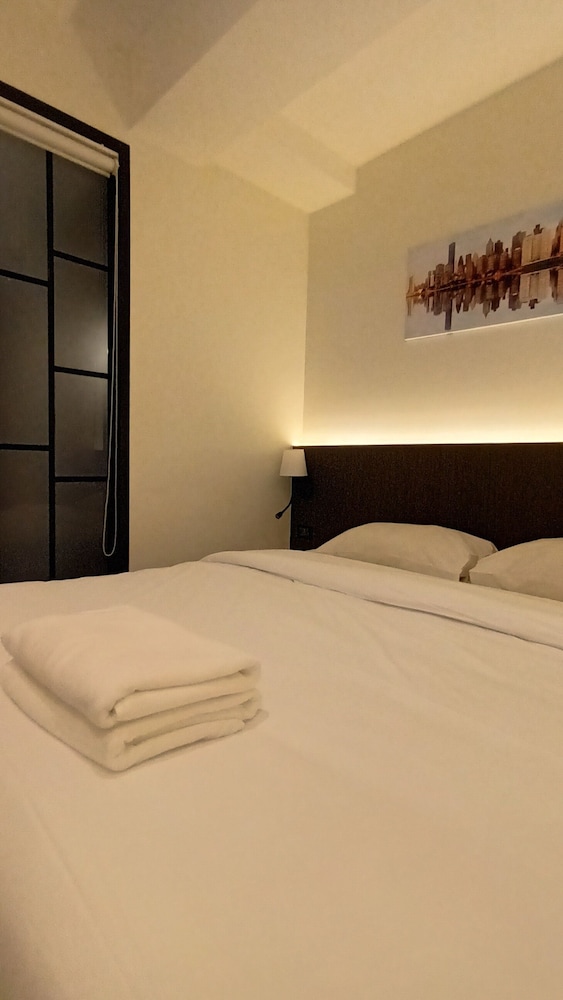 jellybean the blocks hostel sukhumvit 10