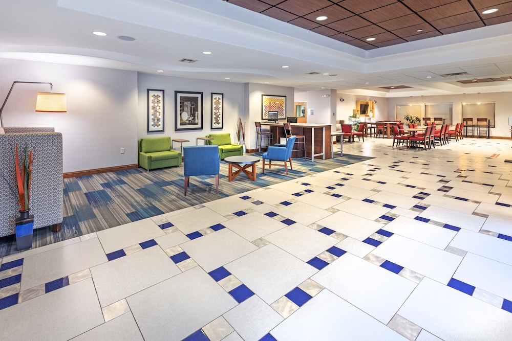 holiday inn express and suites hutto