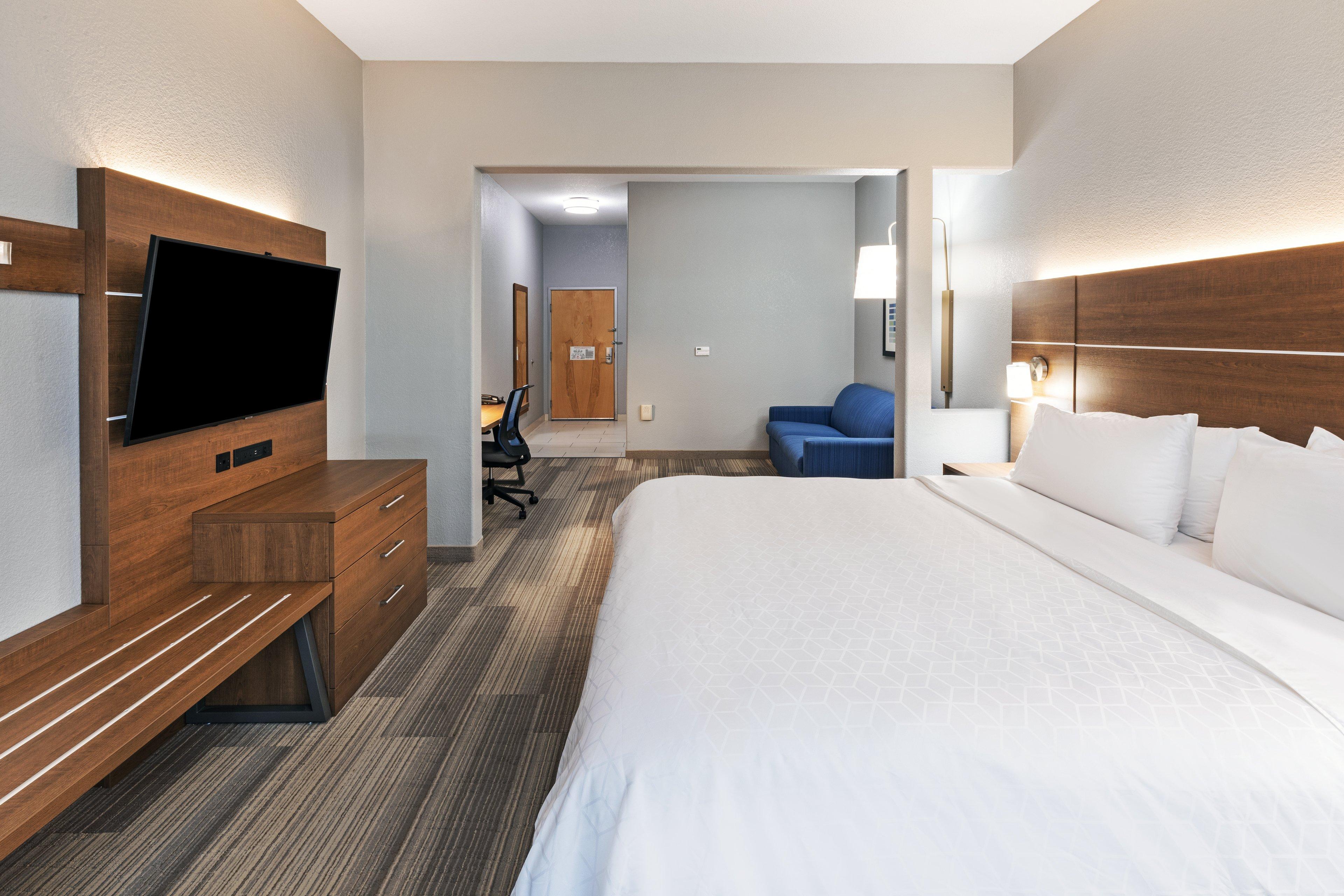 holiday inn express and suites hutto