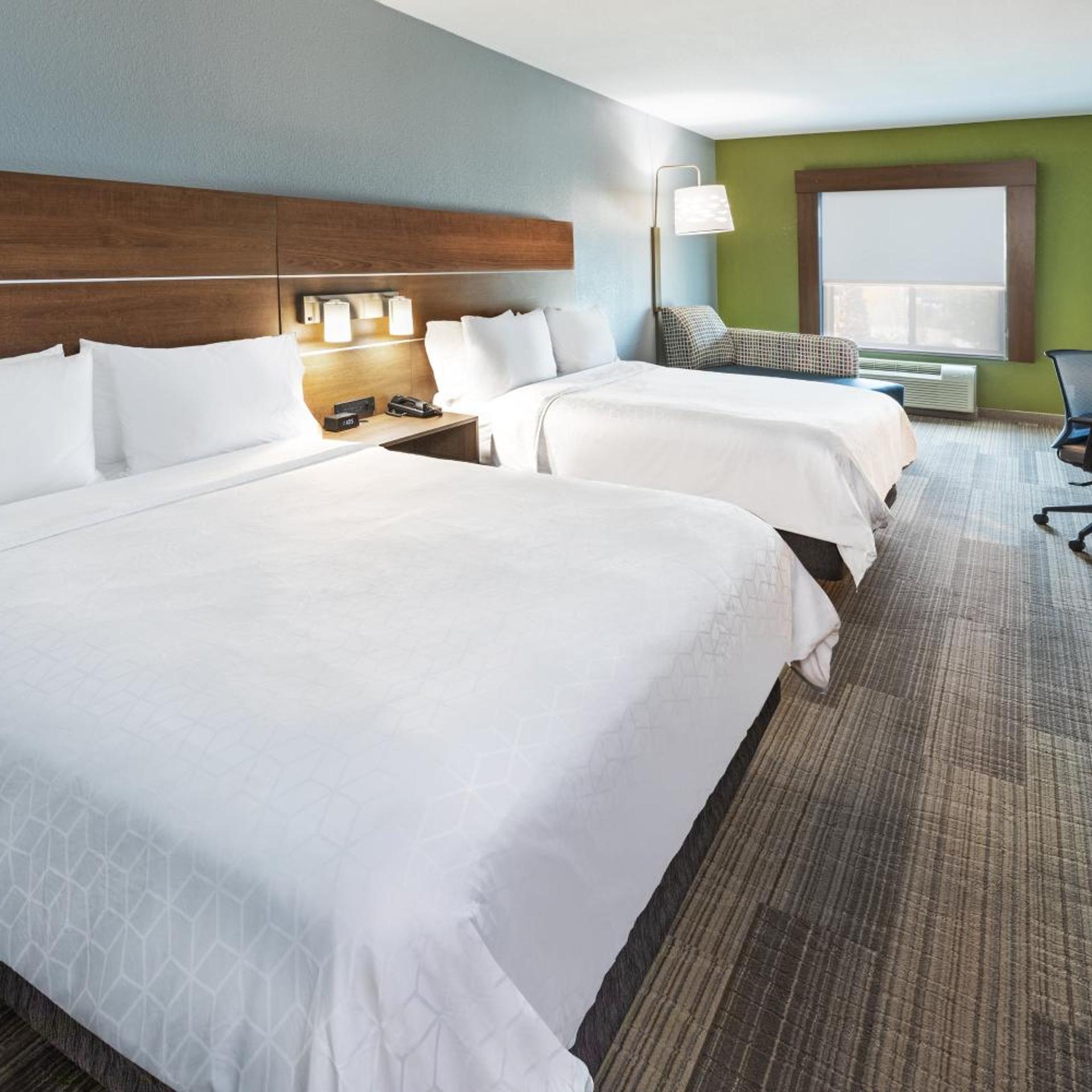 holiday inn express and suites hutto