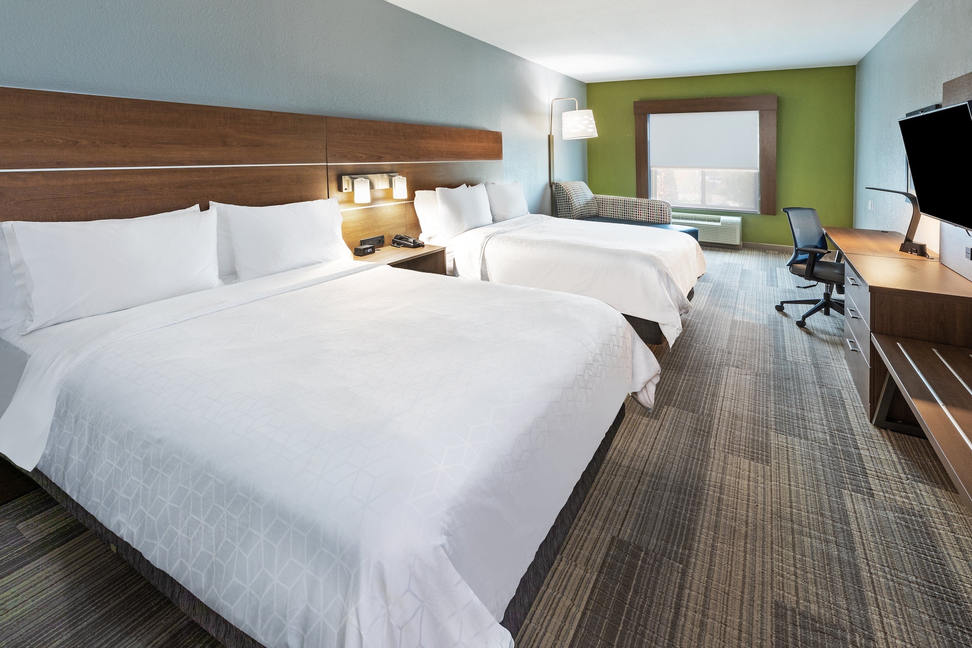 holiday inn express and suites hutto