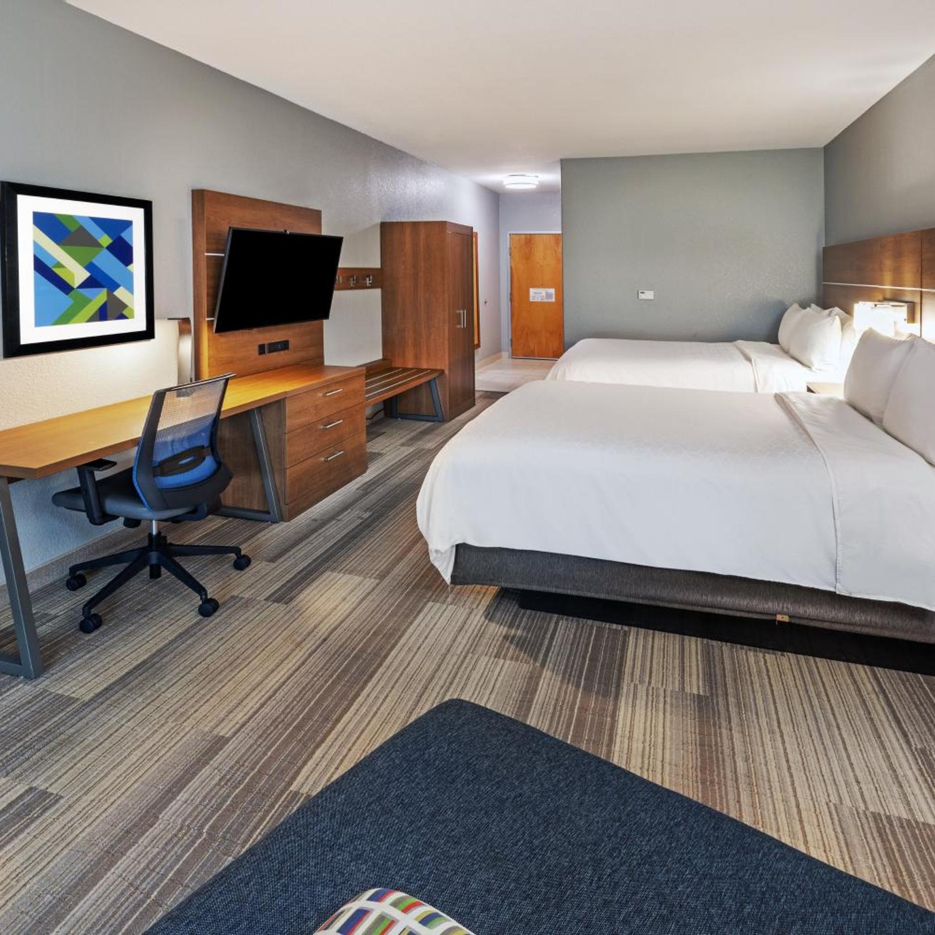 holiday inn express and suites hutto