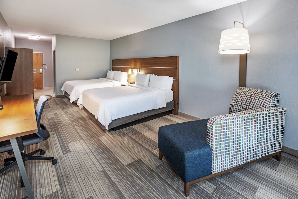 holiday inn express and suites hutto