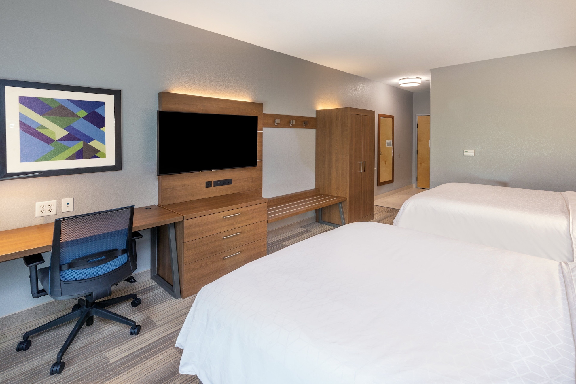 holiday inn express and suites hutto