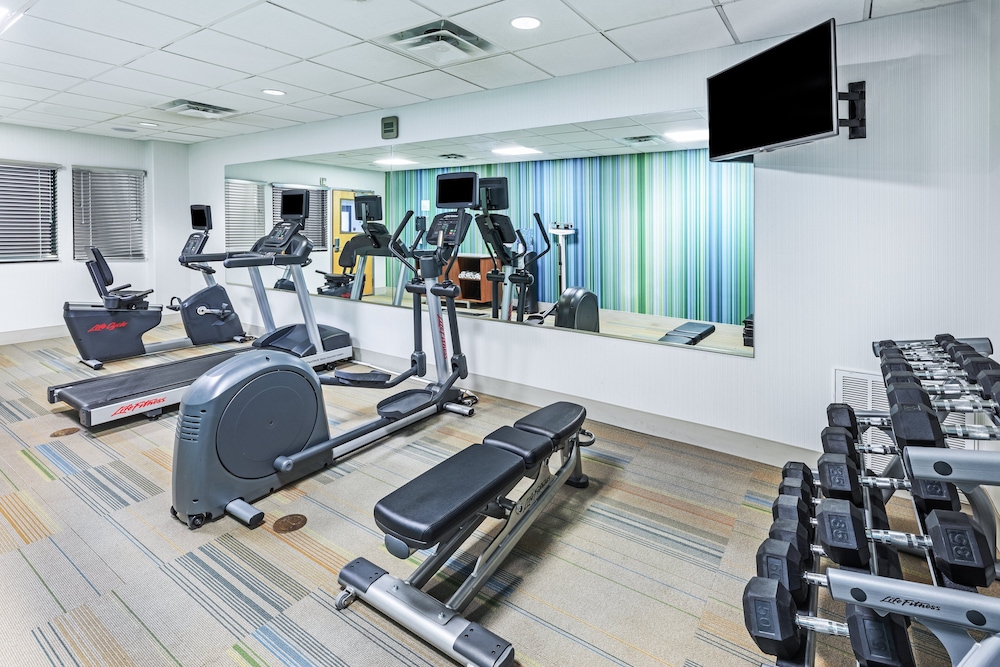 holiday inn express and suites hutto