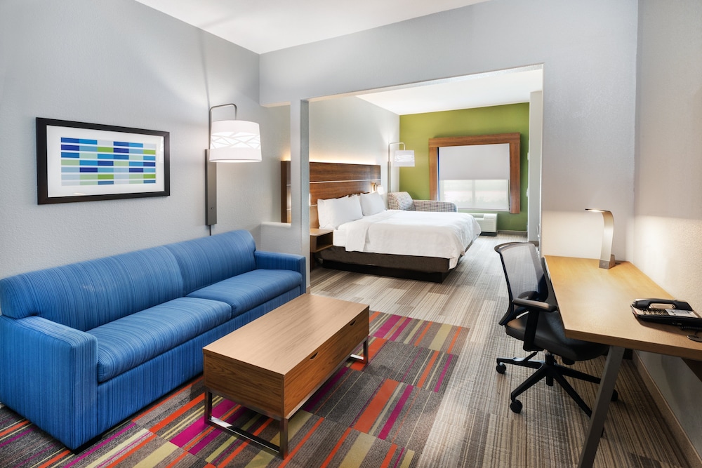 holiday inn express and suites hutto