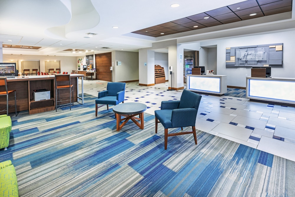 holiday inn express and suites hutto