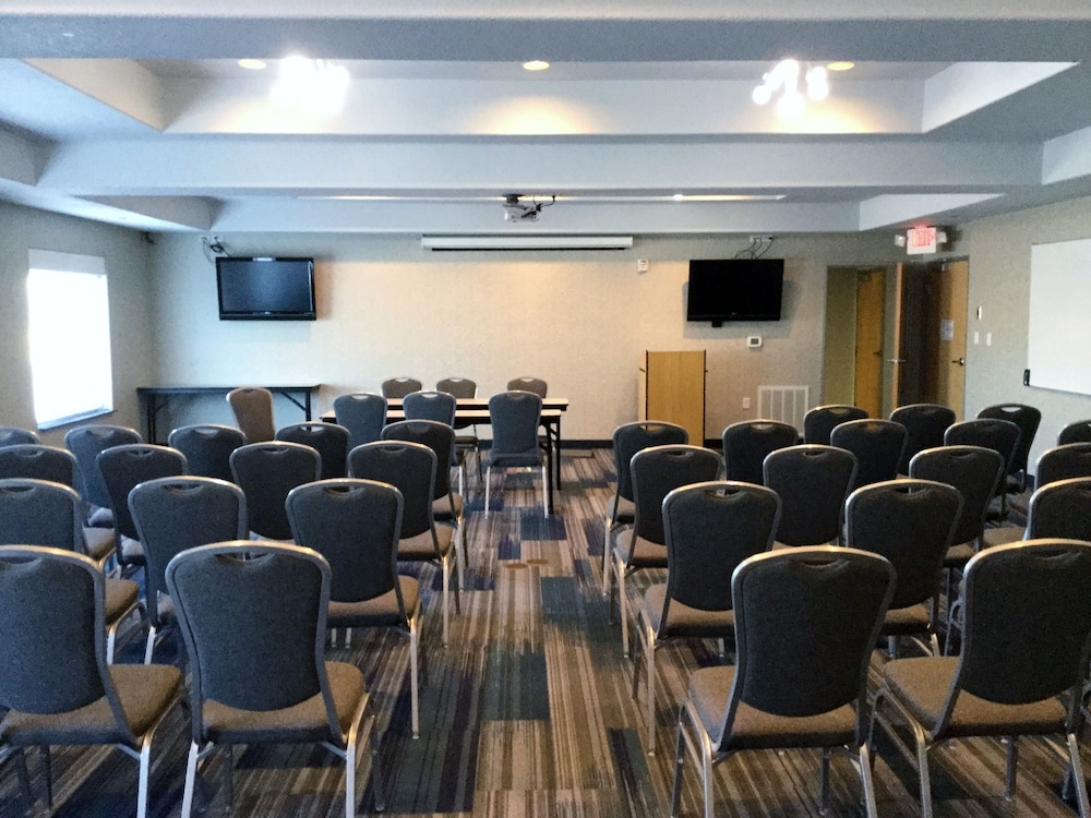 holiday inn express and suites hutto