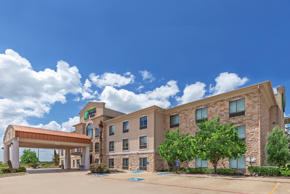 holiday inn express and suites hutto