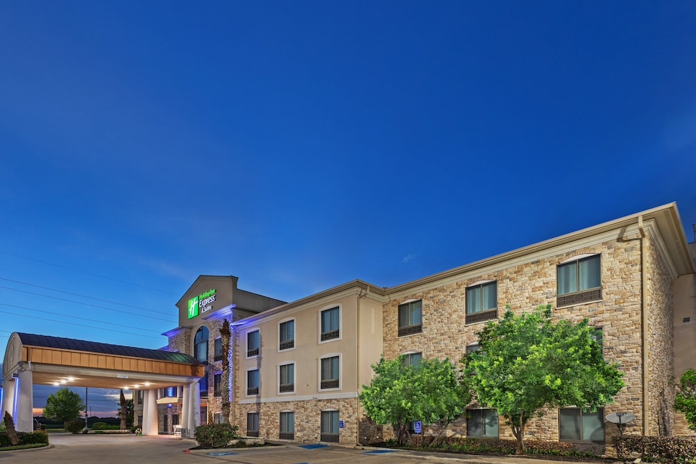 holiday inn express and suites hutto