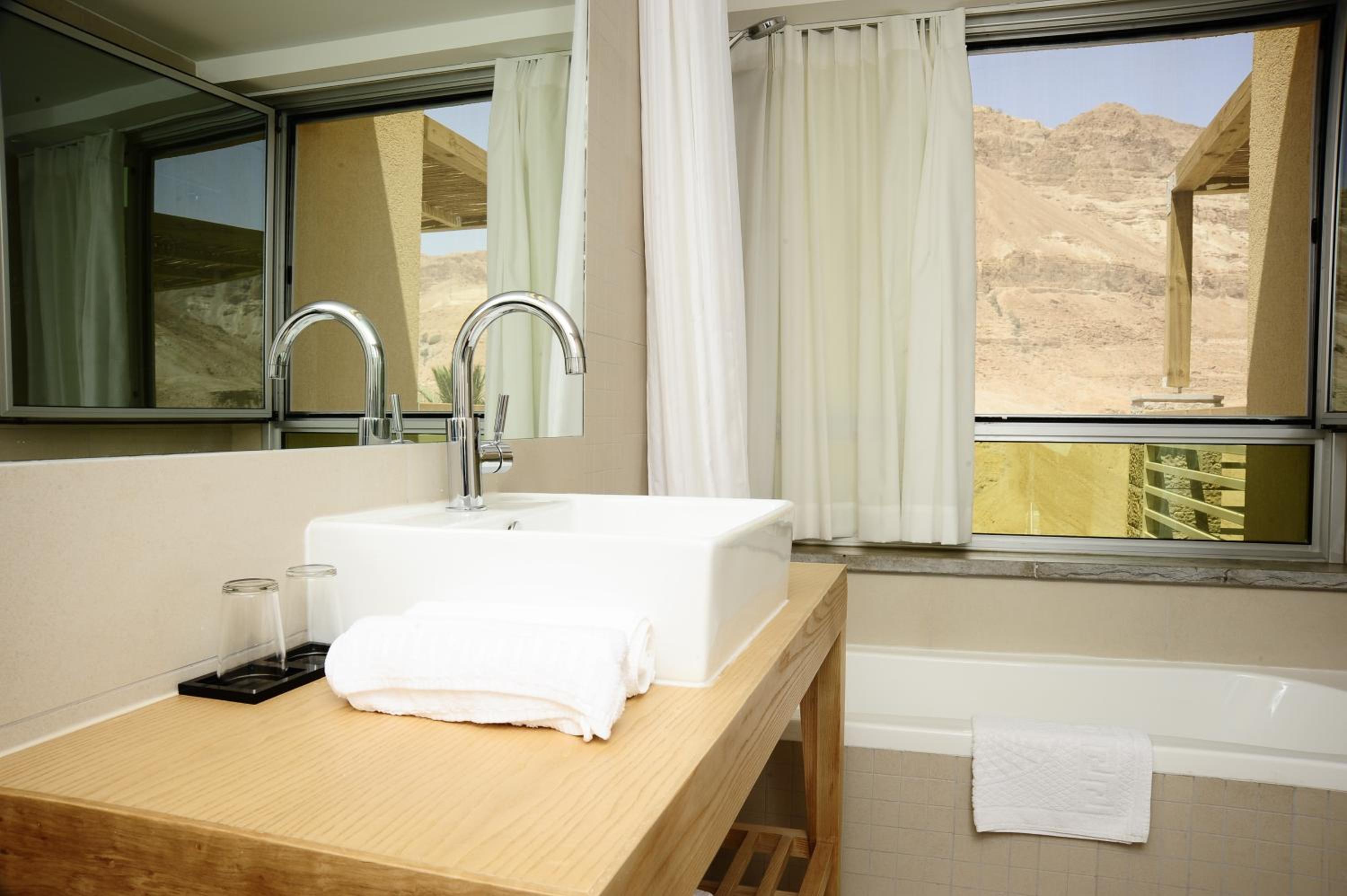 ein gedi kibbutz hotel