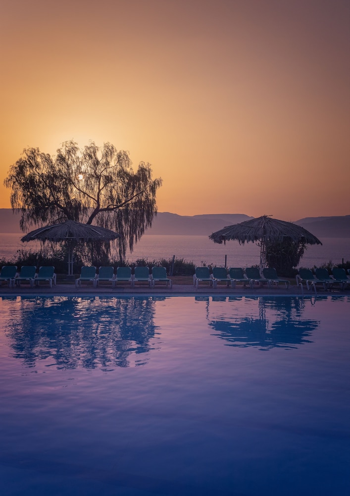 ein gedi kibbutz hotel